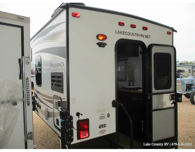 2019 Palomino Backpack Hard Side HS650 Truck Camper at Lake Country RV STOCK# 0KN109315 Photo 3