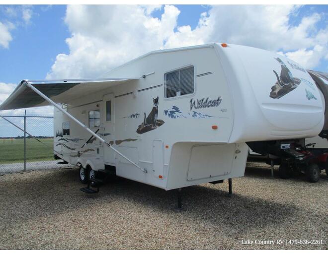 2005 Wildcat 31QBH Fifth Wheel at Lake Country RV STOCK# 75v010353 Exterior Photo