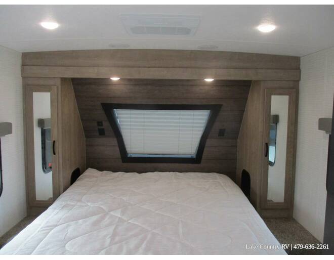 2023 Palomino SolAire Ultra Lite 242RBS Travel Trailer at Lake Country RV STOCK# PN059298 Photo 36