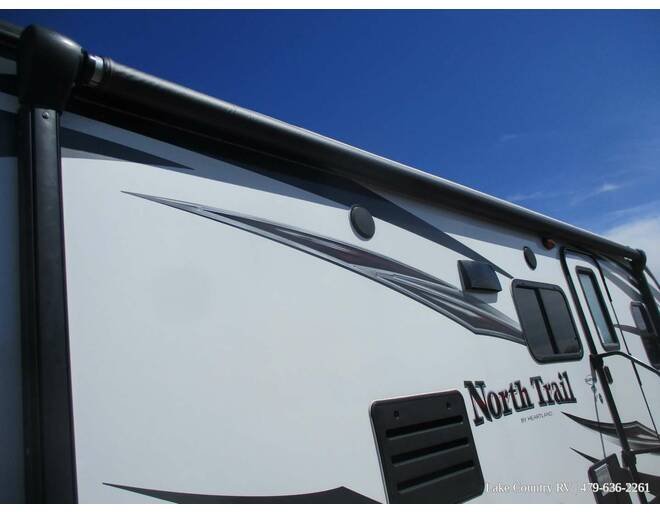 2016 Heartland North Trail Ultra-Lite 21FBS Travel Trailer at Lake Country RV STOCK# GE305555 Photo 6
