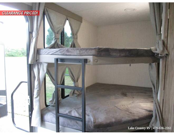 2022 Palomino SolAire Ultra Lite 243BHS Travel Trailer at Lake Country RV STOCK# NN058159 Photo 26