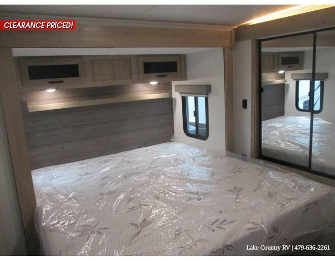 2023 Palomino SolAire Ultra Lite 306RKTS Travel Trailer at Lake Country RV STOCK# PN059450 Photo 28