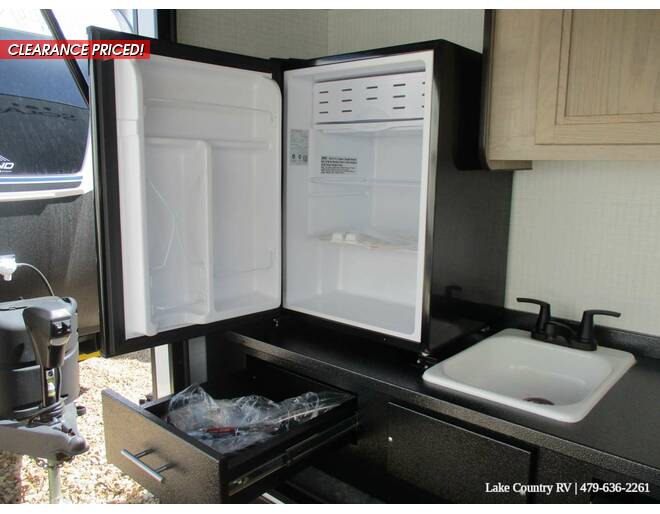 2023 Palomino SolAire Ultra Lite 258RBSS Travel Trailer at Lake Country RV STOCK# PN059266 Photo 6