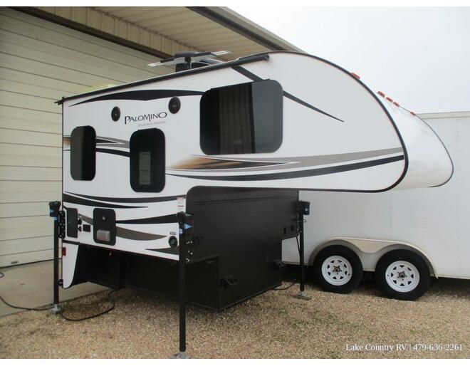 2019 Palomino Backpack Hard Side HS650 Truck Camper at Lake Country RV STOCK# 0KN109315 Photo 2
