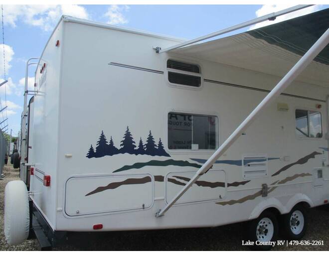 2005 Wildcat 31QBH Fifth Wheel at Lake Country RV STOCK# 75v010353 Photo 4