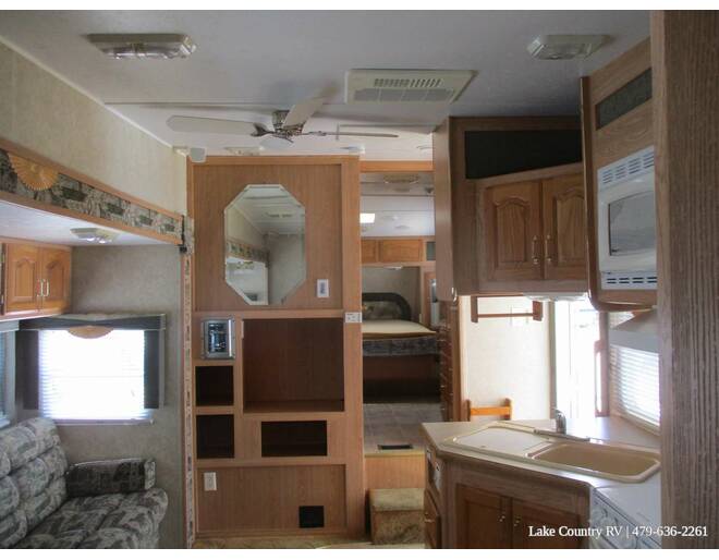 2005 Wildcat 31QBH Fifth Wheel at Lake Country RV STOCK# 75v010353 Photo 20