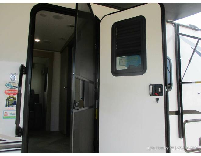2023 Palomino SolAire Ultra Lite 242RBS Travel Trailer at Lake Country RV STOCK# PN059298 Photo 24