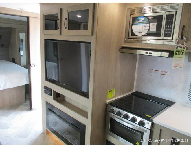2023 Palomino SolAire Ultra Lite 242RBS Travel Trailer at Lake Country RV STOCK# PN059298 Photo 43