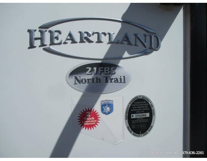 2016 Heartland North Trail Ultra-Lite 21FBS Travel Trailer at Lake Country RV STOCK# GE305555 Photo 9